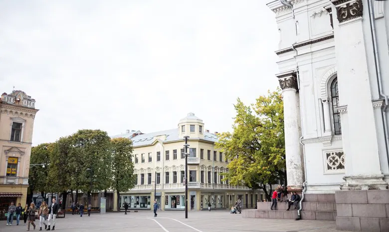 Nepriklausomybės aikštė