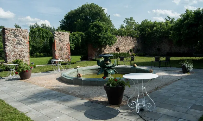 Akmenėlių Dvaras