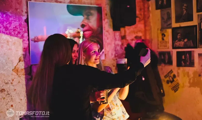 YZYbar