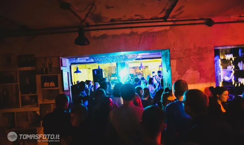 YZYbar