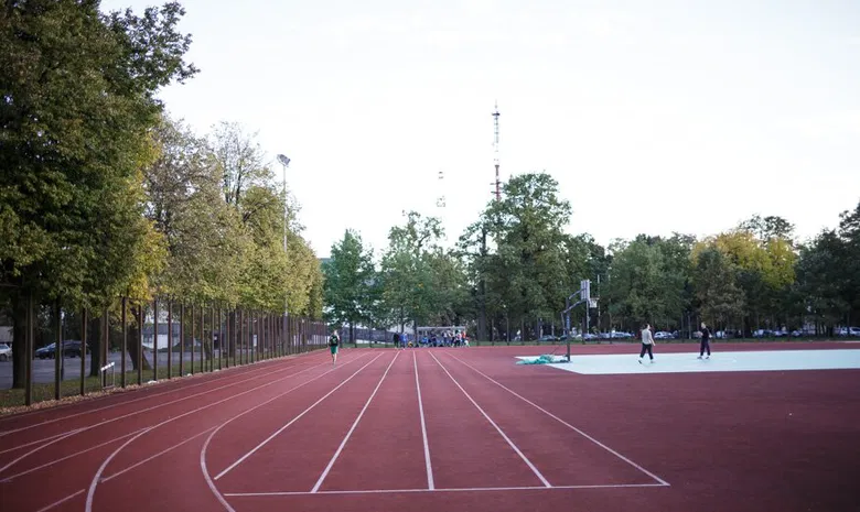S.Dariaus ir S.Girėno stadionas - sporto centras