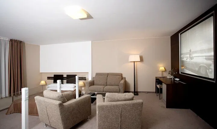 Amberton Hotel