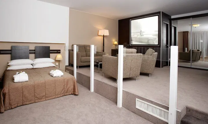 Amberton Hotel