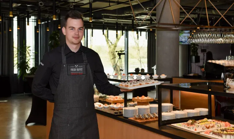 "Fresh buffet Medžiotojų užeiga"