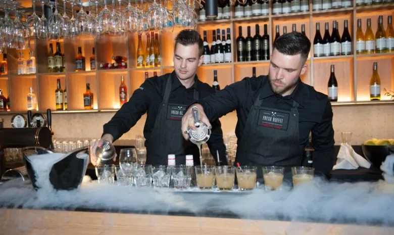 "Fresh buffet Medžiotojų užeiga"