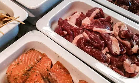 "Fresh buffet Medžiotojų užeiga"