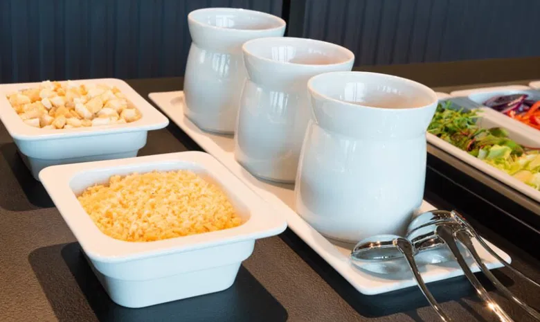 "Fresh buffet Medžiotojų užeiga"