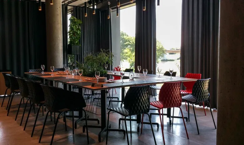 "Fresh buffet Medžiotojų užeiga"
