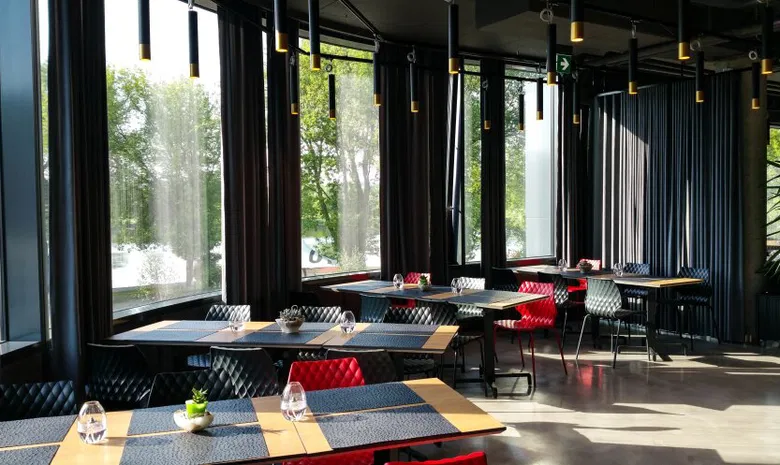 "Fresh buffet Medžiotojų užeiga"