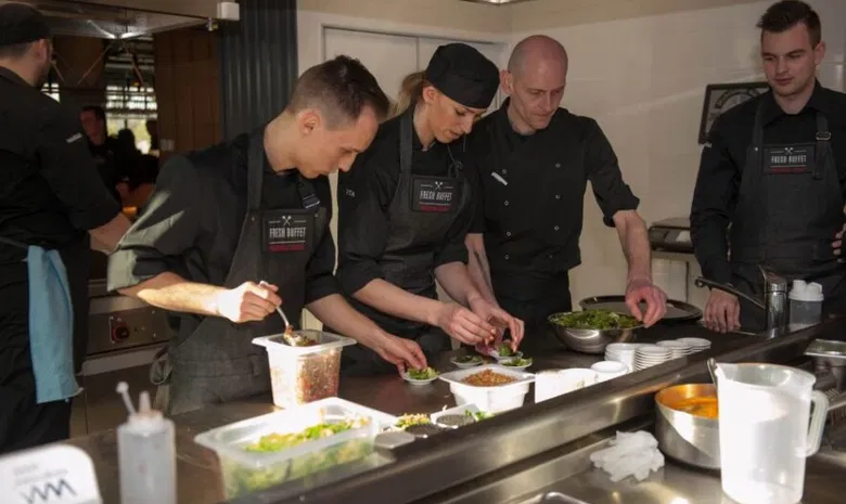 "Fresh buffet Medžiotojų užeiga"