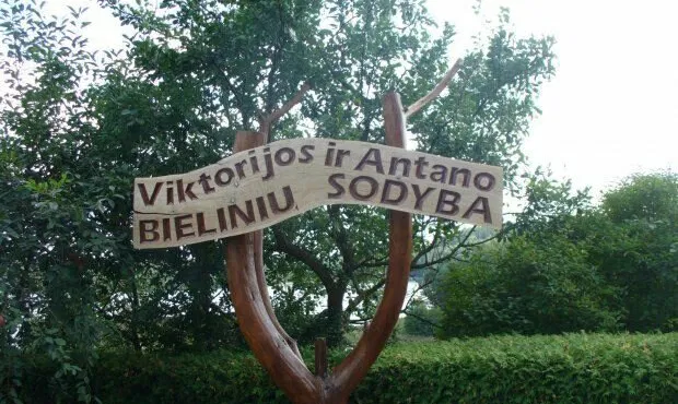 Viktorijos ir Antano Bielinių sodyba