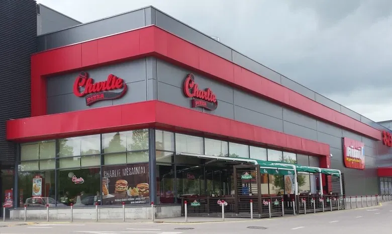 "Charlie Pizza" Aytus 