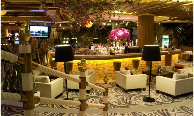 Olympic Lounge baras (Radisson Blu Lietuva)