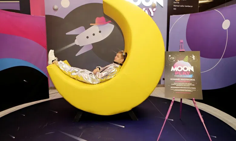 LPC MOONPLAY